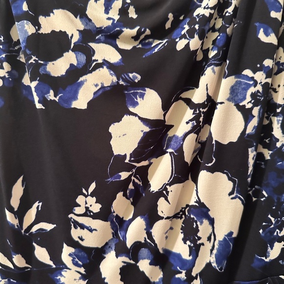 EUC  Lauren by Ralf  Lauren Floral dress Wrap Sleeveless V Neck Size 2 Ruched - Picture 7 of 10